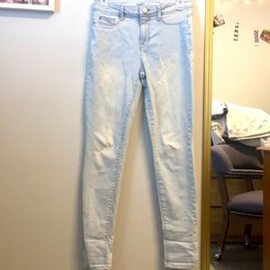 Light wash skinny jeans